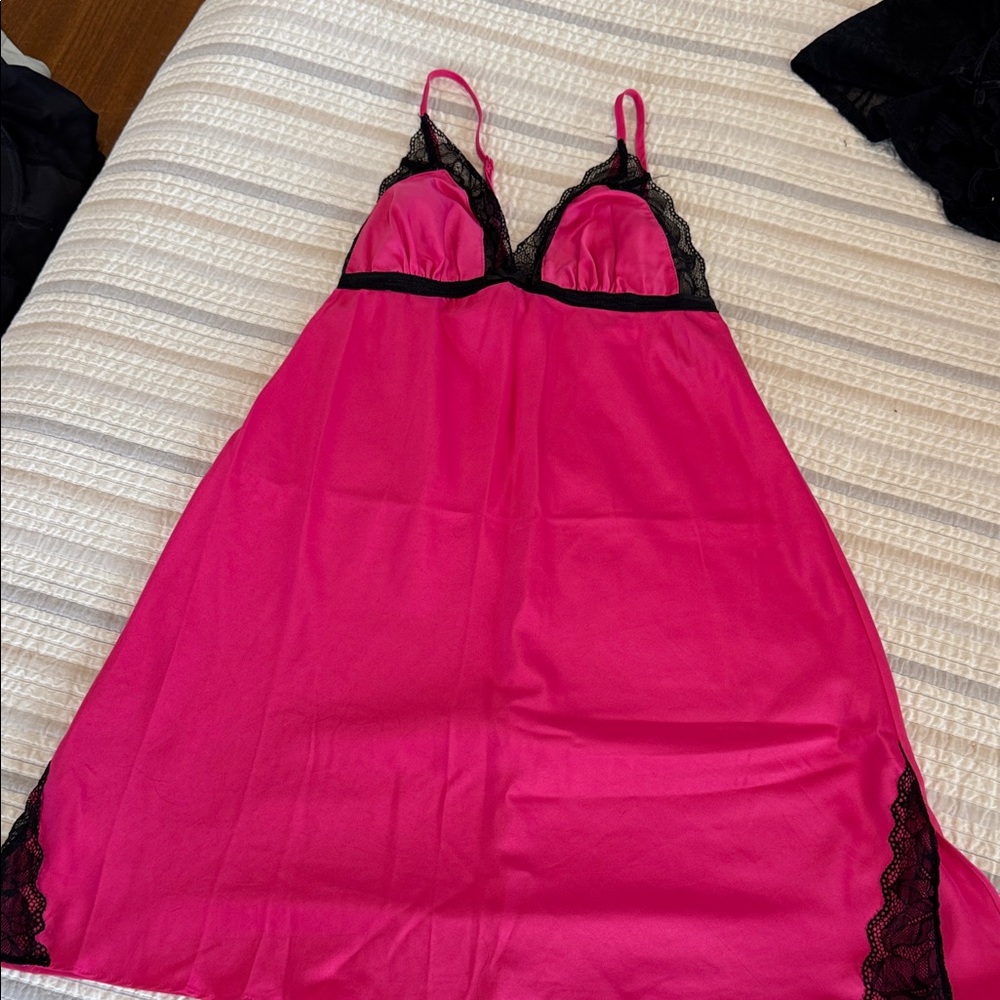 Apt. 9 Hot Pink Slip with Black Lace Trim